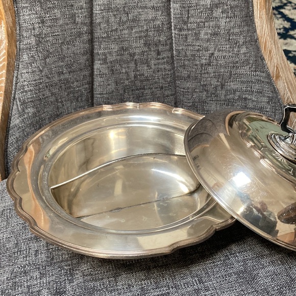 Divided and Covered Serving Dish - Picture 3 of 8